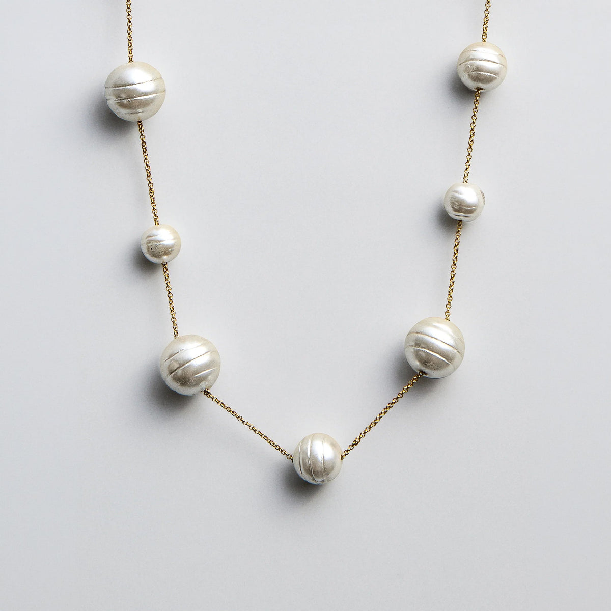 Lavisa - Chic Pearl Statement Necklace - On-Model & Scale View