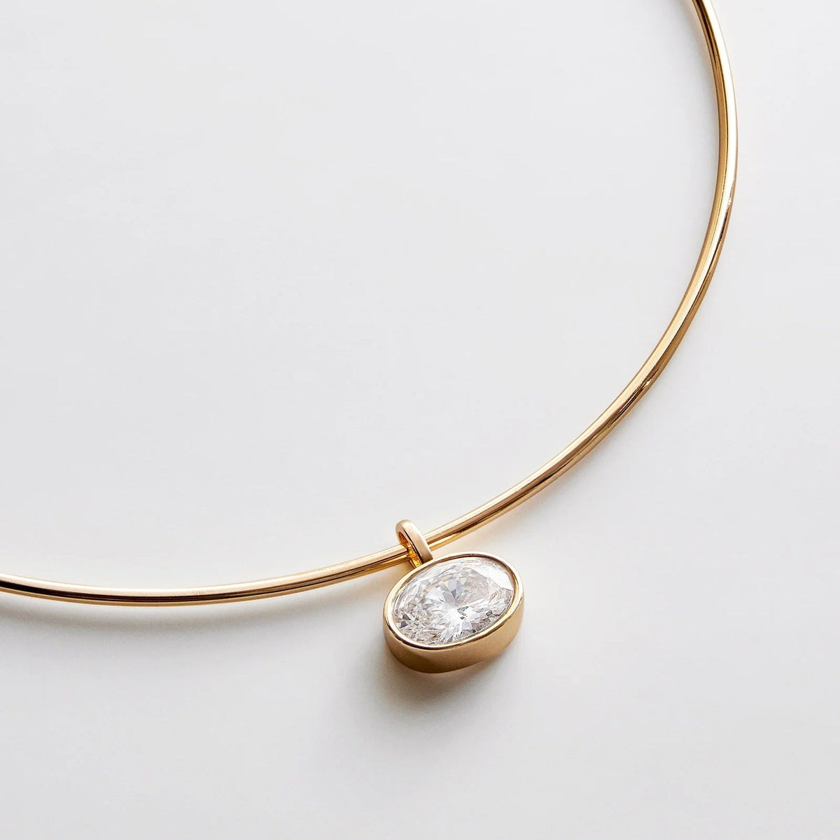 Lavisa - Gold Crystal Collar Necklace with Statement Wire Design - Clasp & Finish View