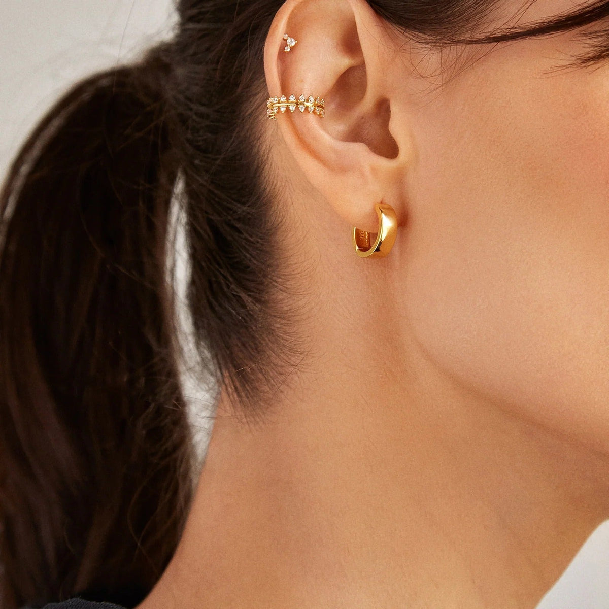 Lavisa - Victoria 18K Gold Ear Cuff - Gold/Pavé - Detail & Styling View
