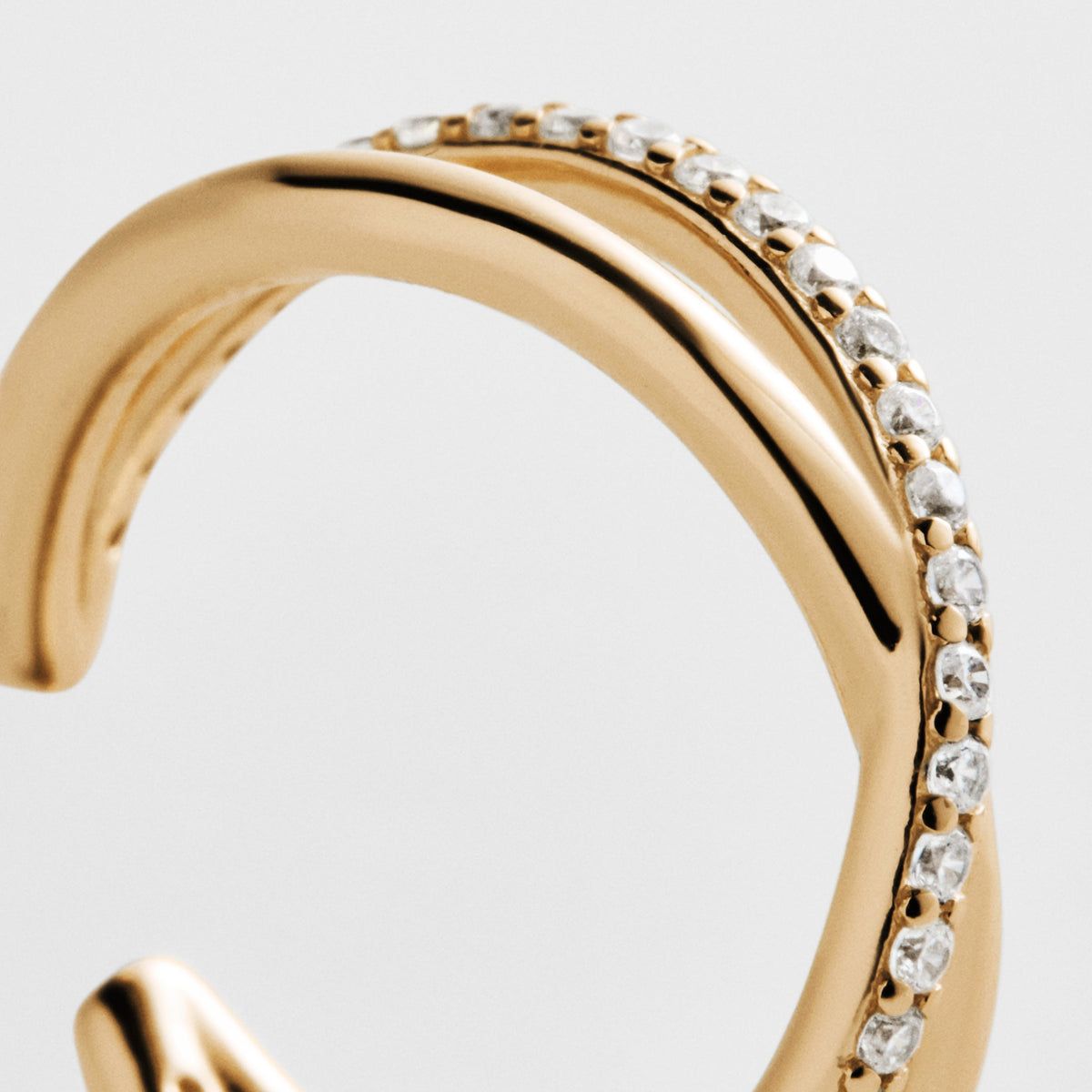 Lavisa - 14K Gold Crossover Ear Cuff - On-Model & Scale View