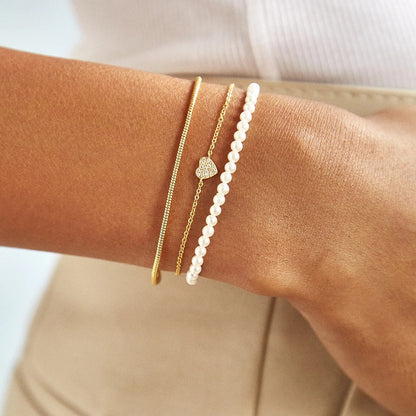 Lavisa - 18K Gold Dainty Heart Pendant Chain Bracelet - Detail & Styling View