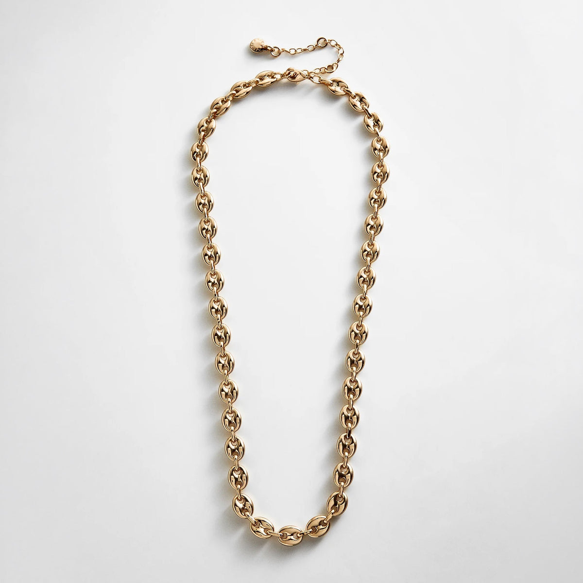 Lavisa chunky gold chain necklace with bold polished links