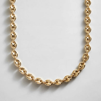 Lavisa - Chunky Chain Necklace - Bold Gold Fashion Jewelry - Clasp & Finish View