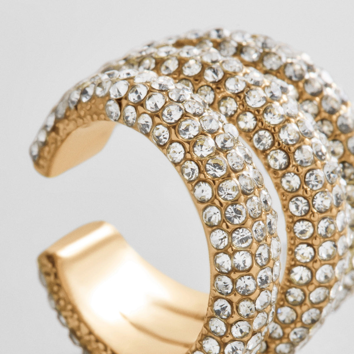 Lavisa - Statement Ear Cuff - Gold - On-Model & Scale View