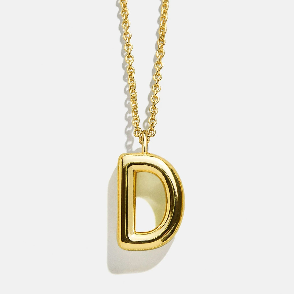 Lavisa - Classic Gold Initial Pendant Adjustable Chain Necklace - Texture & Setting View