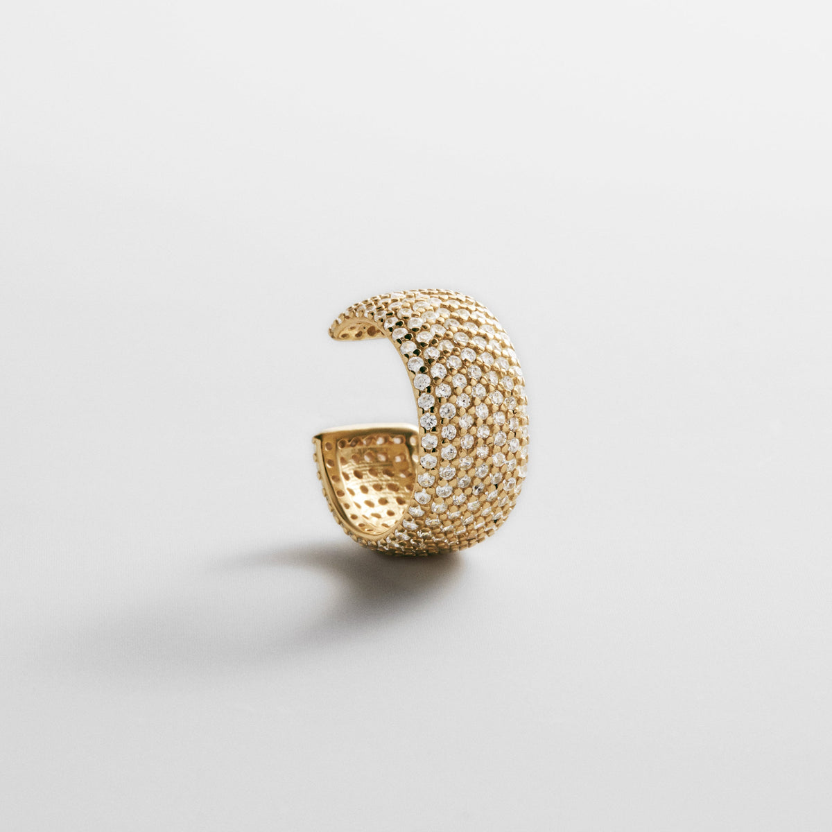 Lavisa 18K gold ear cuff with shimmering pavé stones for non-pierced ears