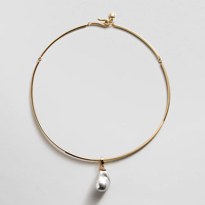 Lavisa faux pearl wire collar necklace displayed neatly
