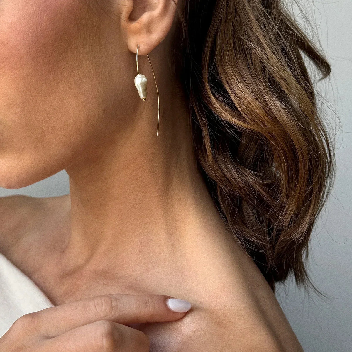 Lavisa - Dainty Baroque Pearl Threaded Earrings - On-Model & Scale View