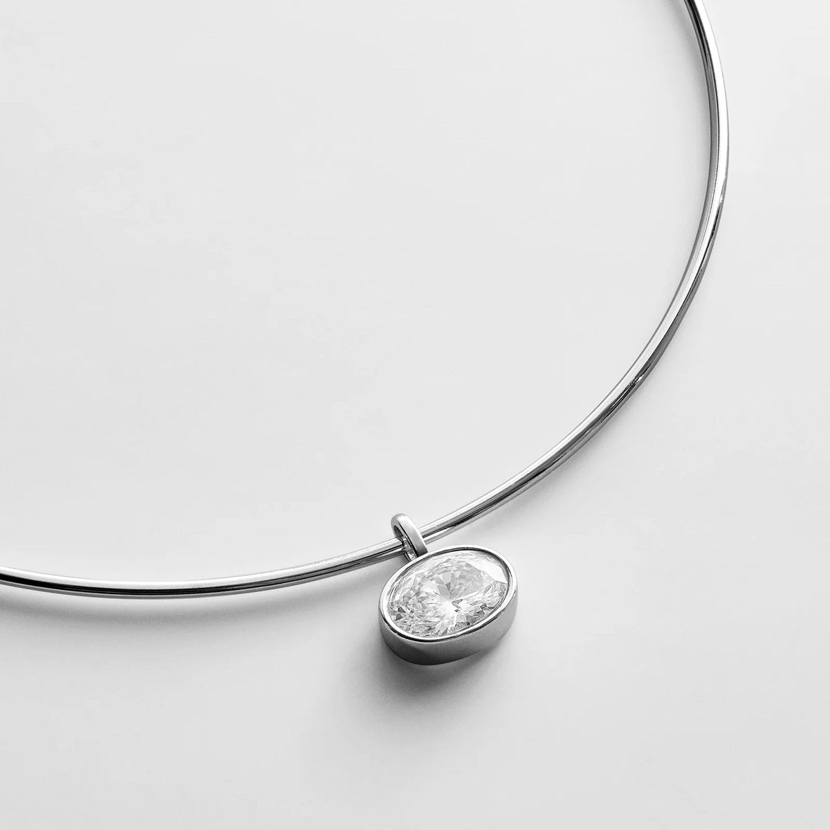 Lavisa - Crystal Collar Necklace with Silver Wire - Clasp & Finish View