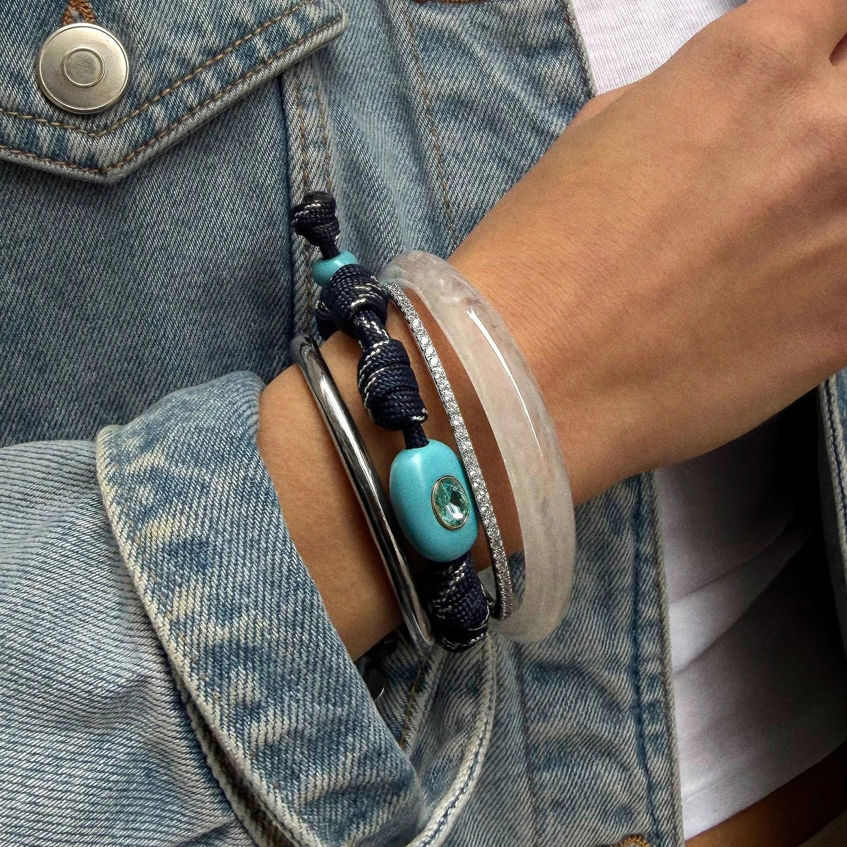 Lavisa - Turquoise Semi-Precious Stone Paracord Bracelet - Detail & Styling View