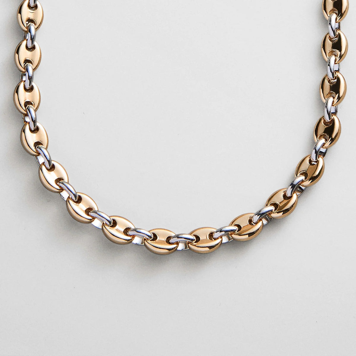 Lavisa - Mixed Metals Mariner Chain Necklace - On-Model & Scale View