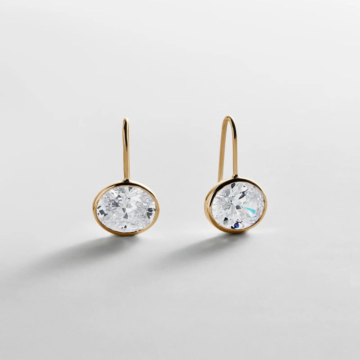Lavisa - Moissanite Bezel Drop Earrings - Texture & Setting View