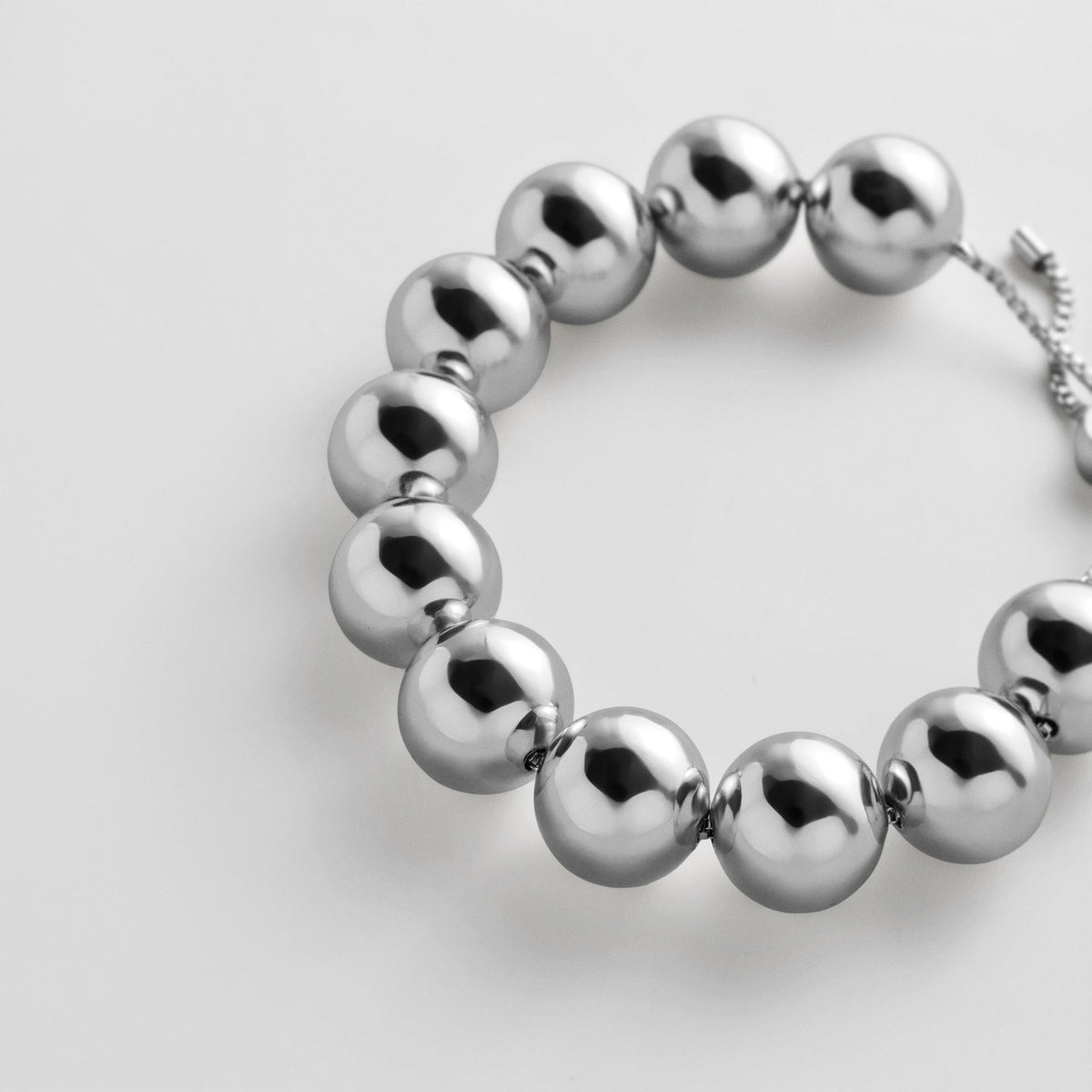 Lavisa - Silver Beaded Stackable Bracelet - Clasp & Finish View