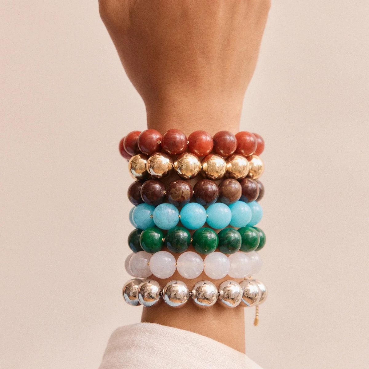 Lavisa - Beaded Chain Bracelet - Texture & Setting View