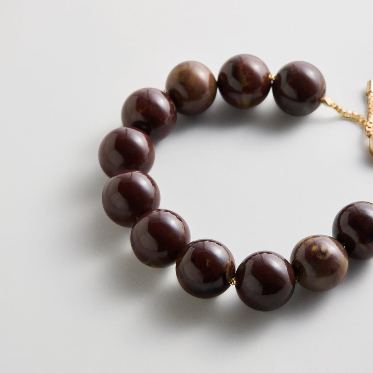 Lavisa - Jane Beaded Box Chain Bracelet - On-Model & Scale View