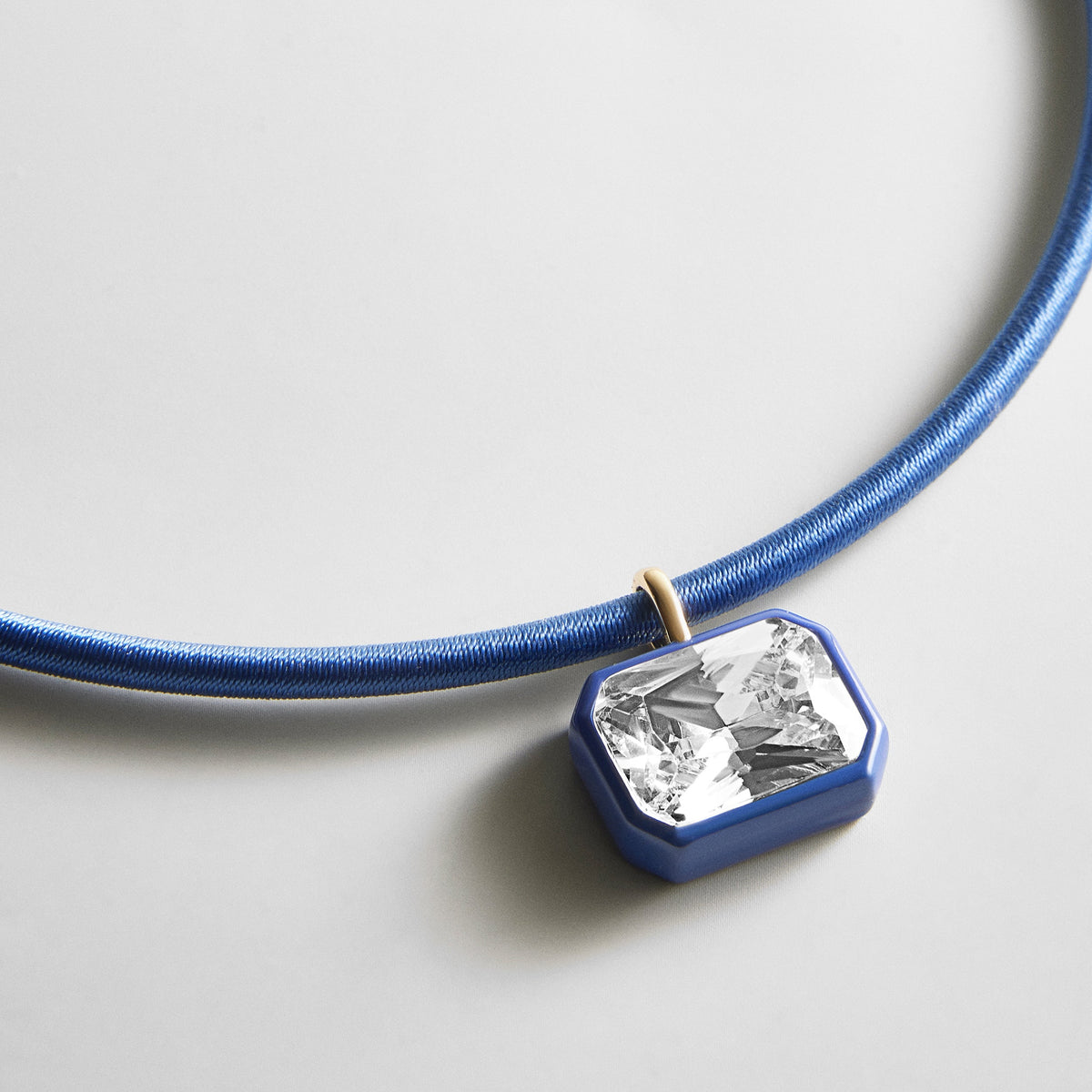 Lavisa - Crystal Collar Necklace For Women - On-Model & Scale View