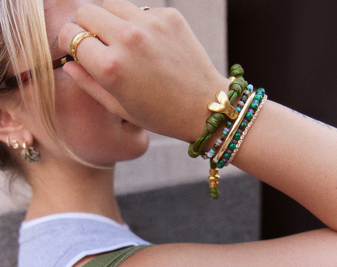 Lavisa - Waterproof Knotty Initial Custom Bracelet - Detail & Styling View