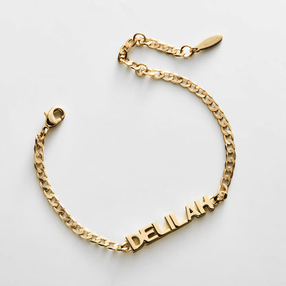 Lavisa - Custom Name Curb Chain Bracelet - Side Profile View