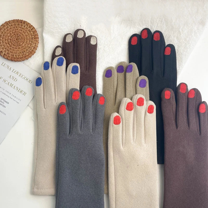 Lavisa - Touchscreen Winter Gloves with Manicure Nail Design