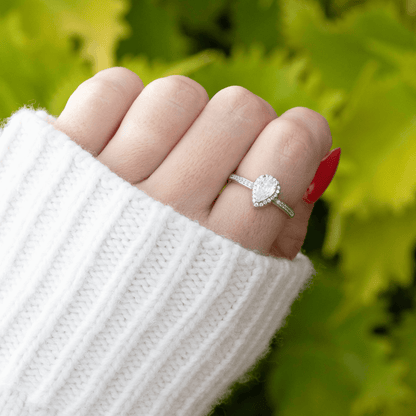 Lavisa - Teardrop From Heaven Urn Ring