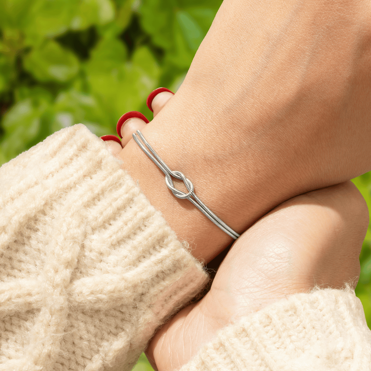 Lavisa - Knot Bracelet for Daughter