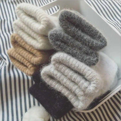 Lavisa - Cashmere Knit Winter Mittens with Faux Fur Trim