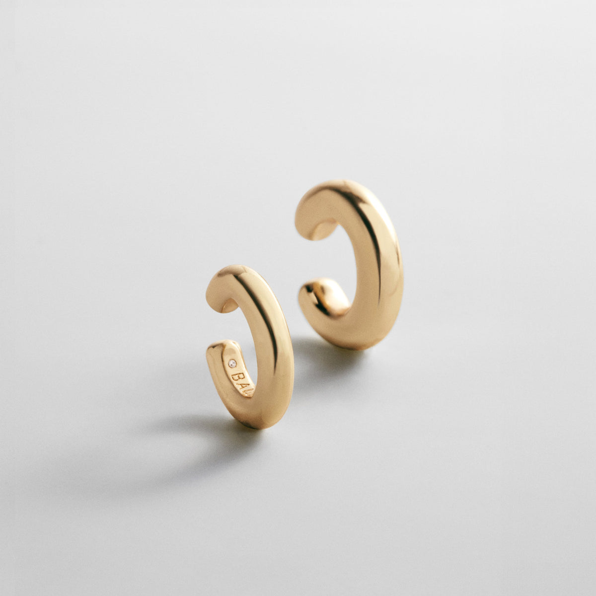 Lavisa Asymmetrical Ear Cuff Set with glossy finish and bold silhouettes