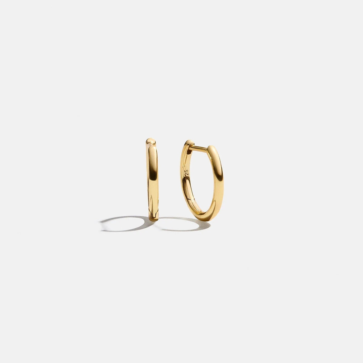 Lavisa 18K Gold Lightweight Huggie Hoop Earrings 12MM for daily wear