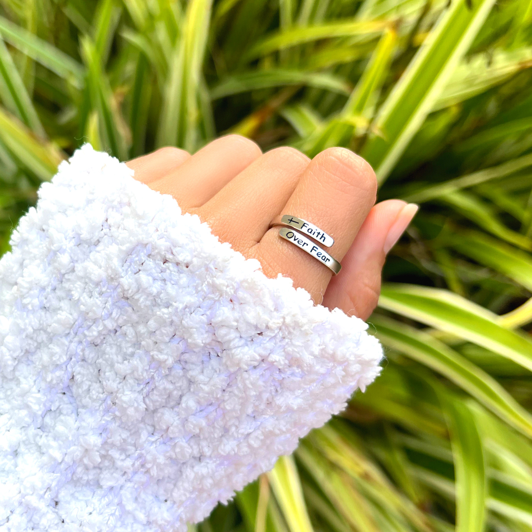 Lavisa - Faith Over Fear Cross Ring - Adjustable Band