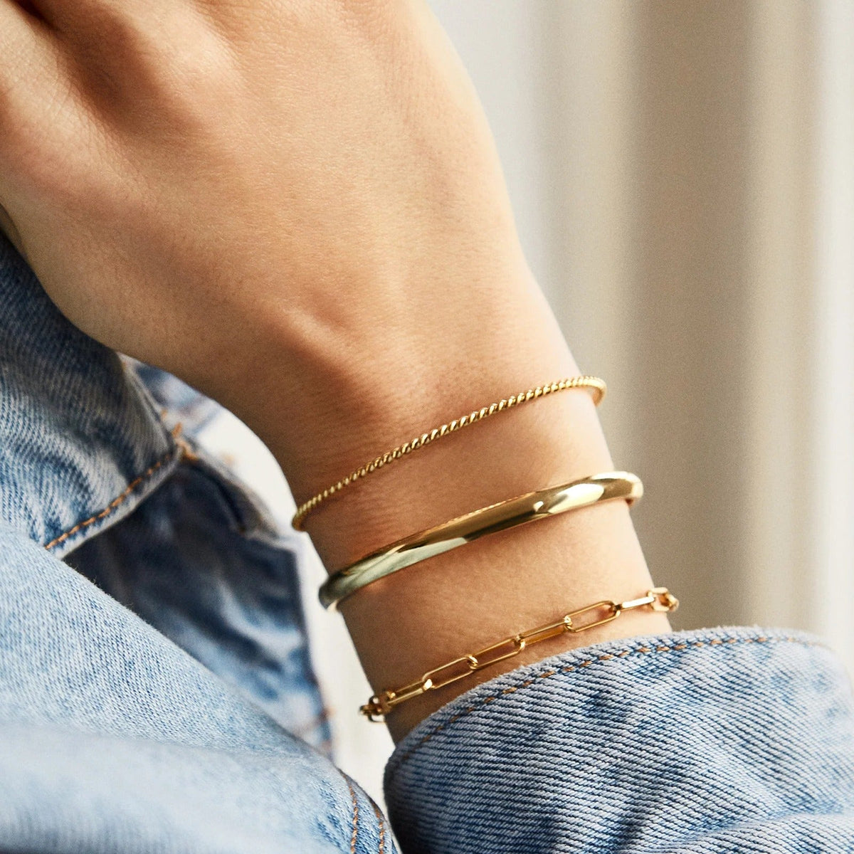 Lavisa - Gold Plated Link Chain Bracelet - Detail & Styling View