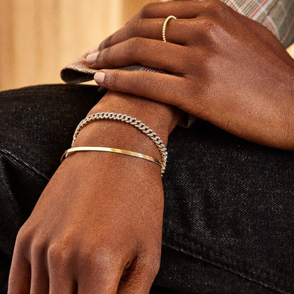 Lavisa - Slinky Herringbone Chain Bracelet - Detail & Styling View