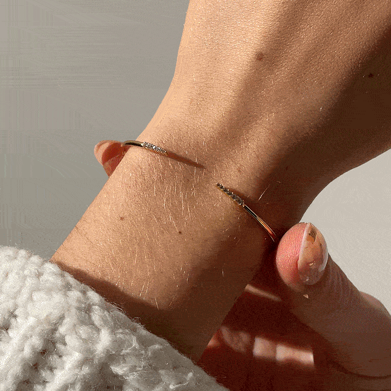 Lavisa - Gold Cuff Bracelet - Detail & Styling View