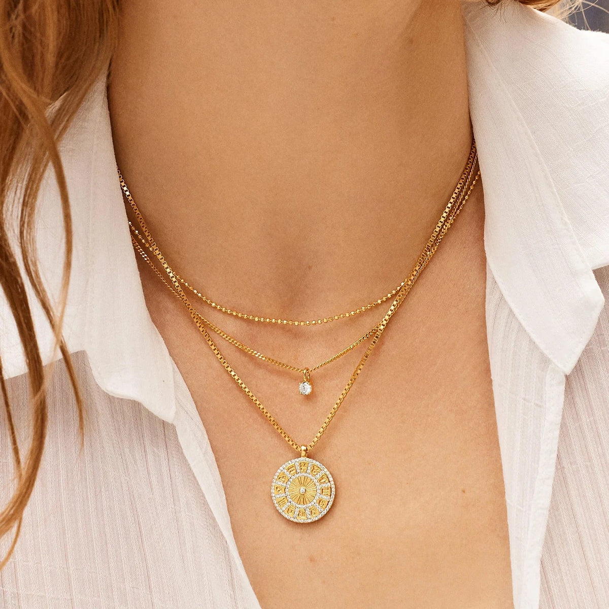 Lavisa - 18K Gold Curb Chain Necklace With Cubic Zirconia - Detail & Styling View