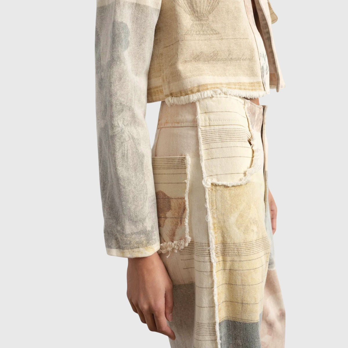 Lavisa - High Waisted Wide Leg Jeans with Raw Hem