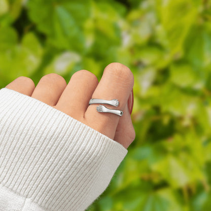 Lavisa - Auntie and Niece Hug Ring