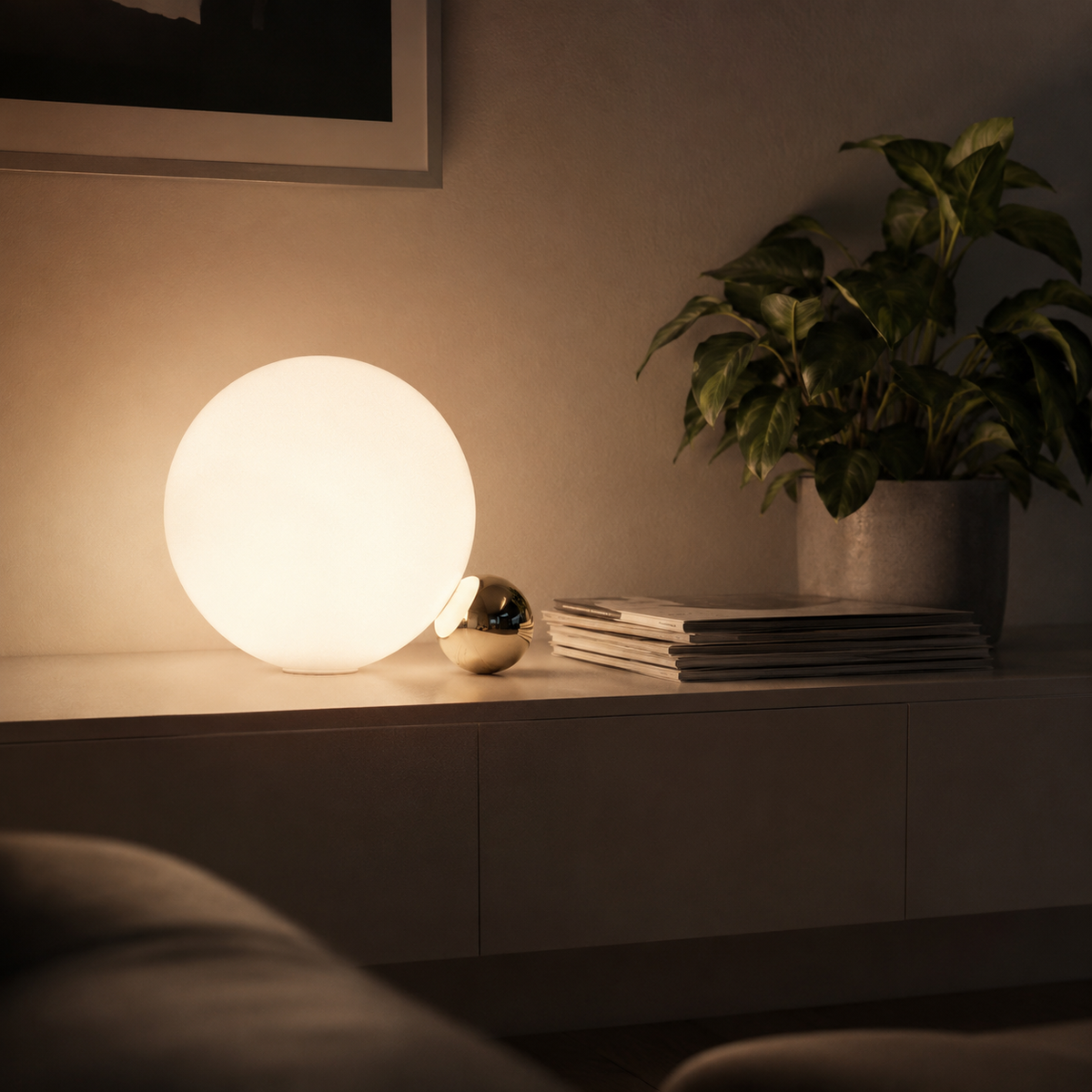 Lavisa - Eclipse Globe Table Lamp