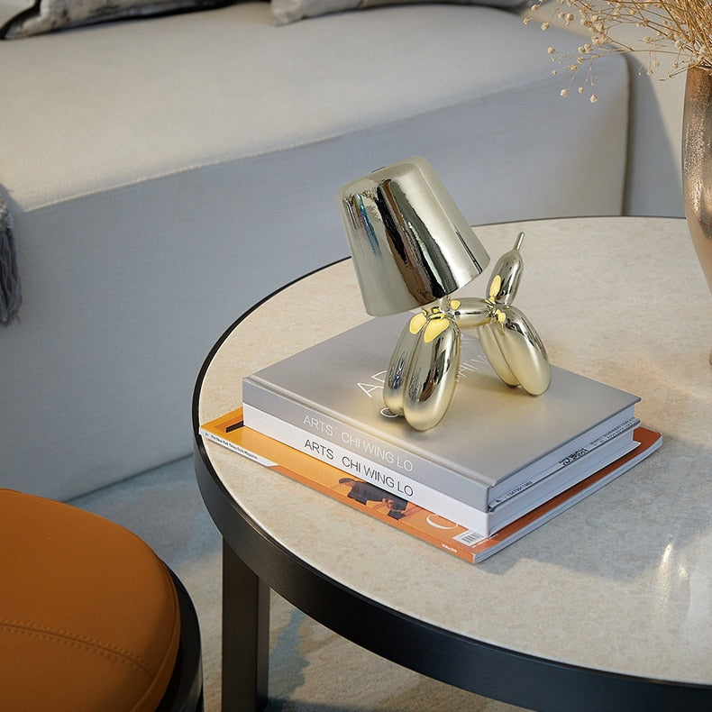 Lavisa aluminum balloon dog table lamp in polished metallic finish - Gold
