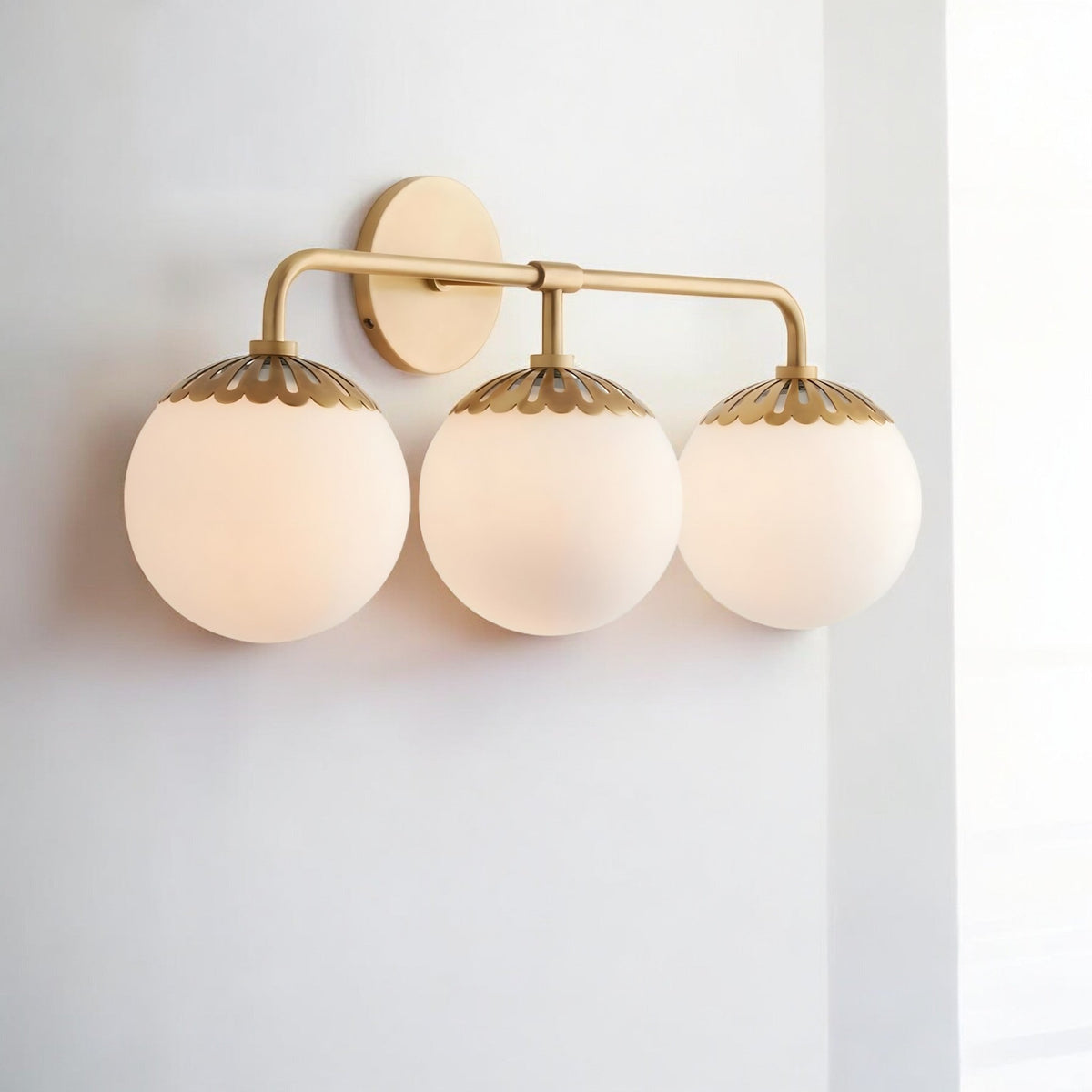Lavisa - Modern Globe LED Wall Light