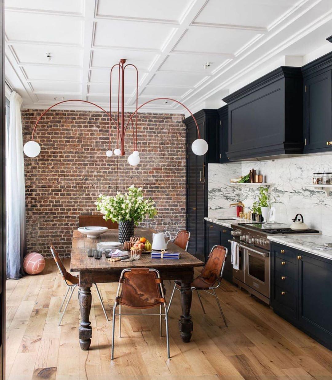 Lavisa - Modern Arc Globe LED Pendant Light