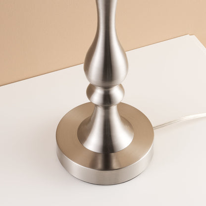 Lavisa - Luxe Traditional Table Lamp with Pull-Chain Switch