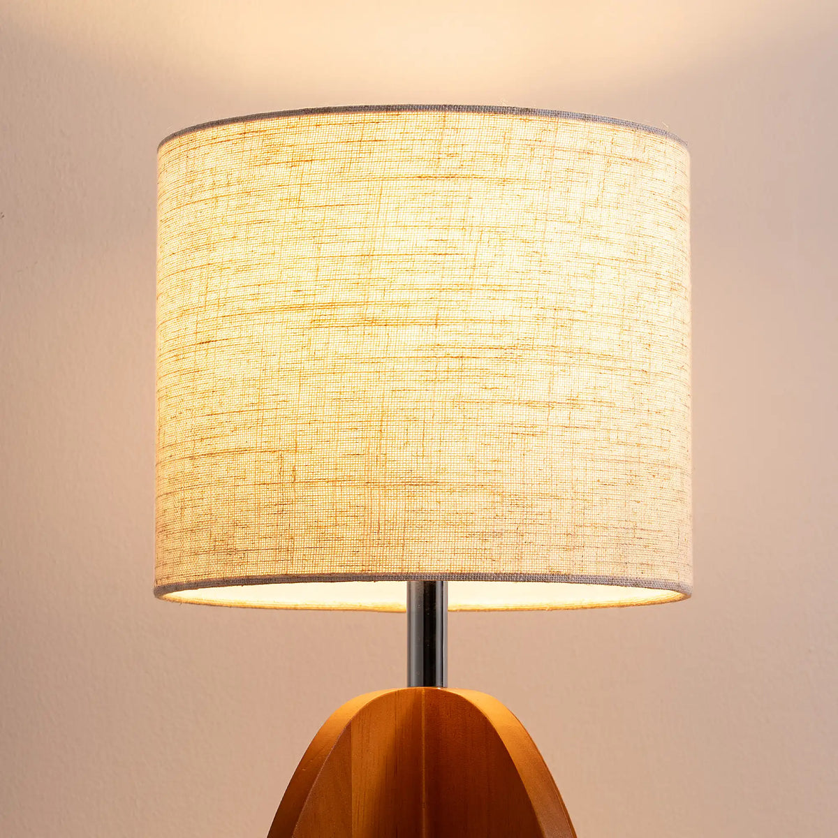 Lavisa - Minimalist Wood Base Bedside Table Lamp