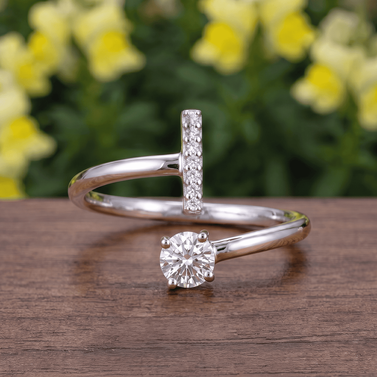 Lavisa - Adjustable Initial Ring