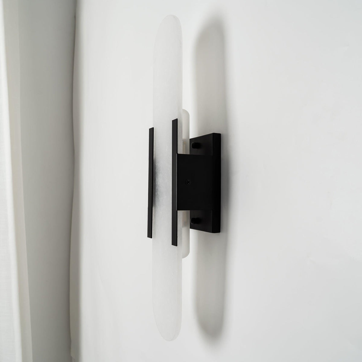Lavisa - Modern Elongated LED Wall Light - Linear Wall Fixture