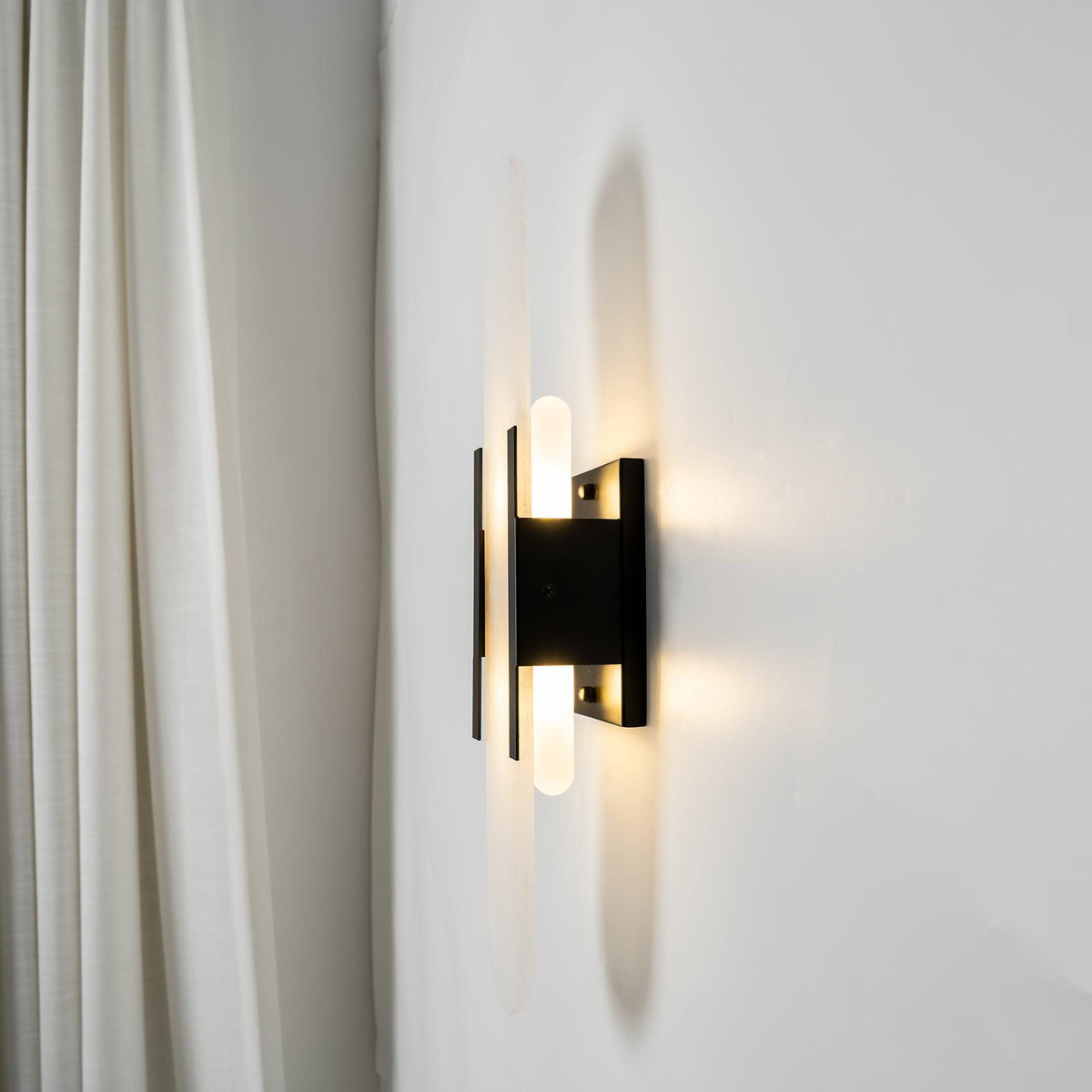 Lavisa - Modern Elongated LED Wall Light - Linear Wall Fixture