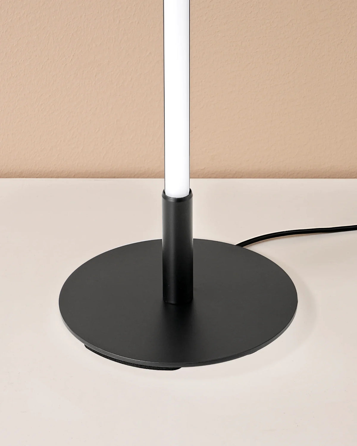 Lavisa - Modern Minimalist Dimmable LED Table Lamp
