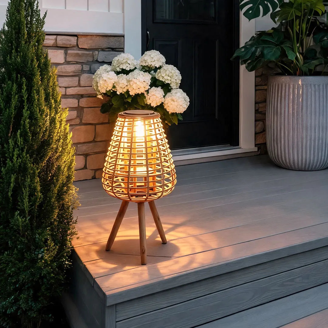 Lavisa outdoor solar floor lamp with woven rattan shade and warm white LED for gardens (View 4)