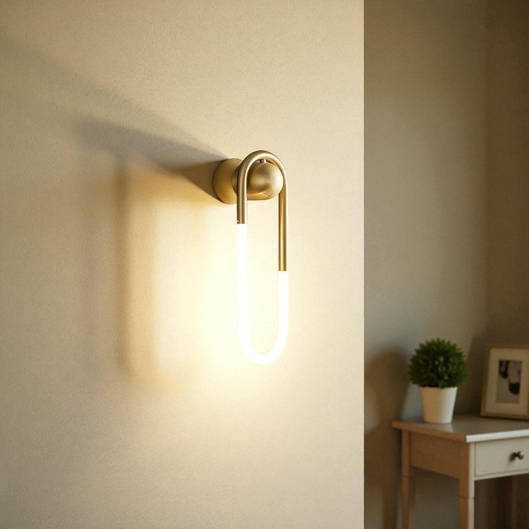 Lavisa - Modern Paperclip LED Wall Light