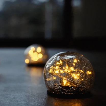 Lavisa - Solar Garden Lights Outdoor Waterproof Crackle Glass Globe
