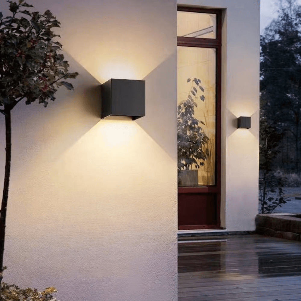 Lavisa - Rechargeable Outdoor LED Wall Light