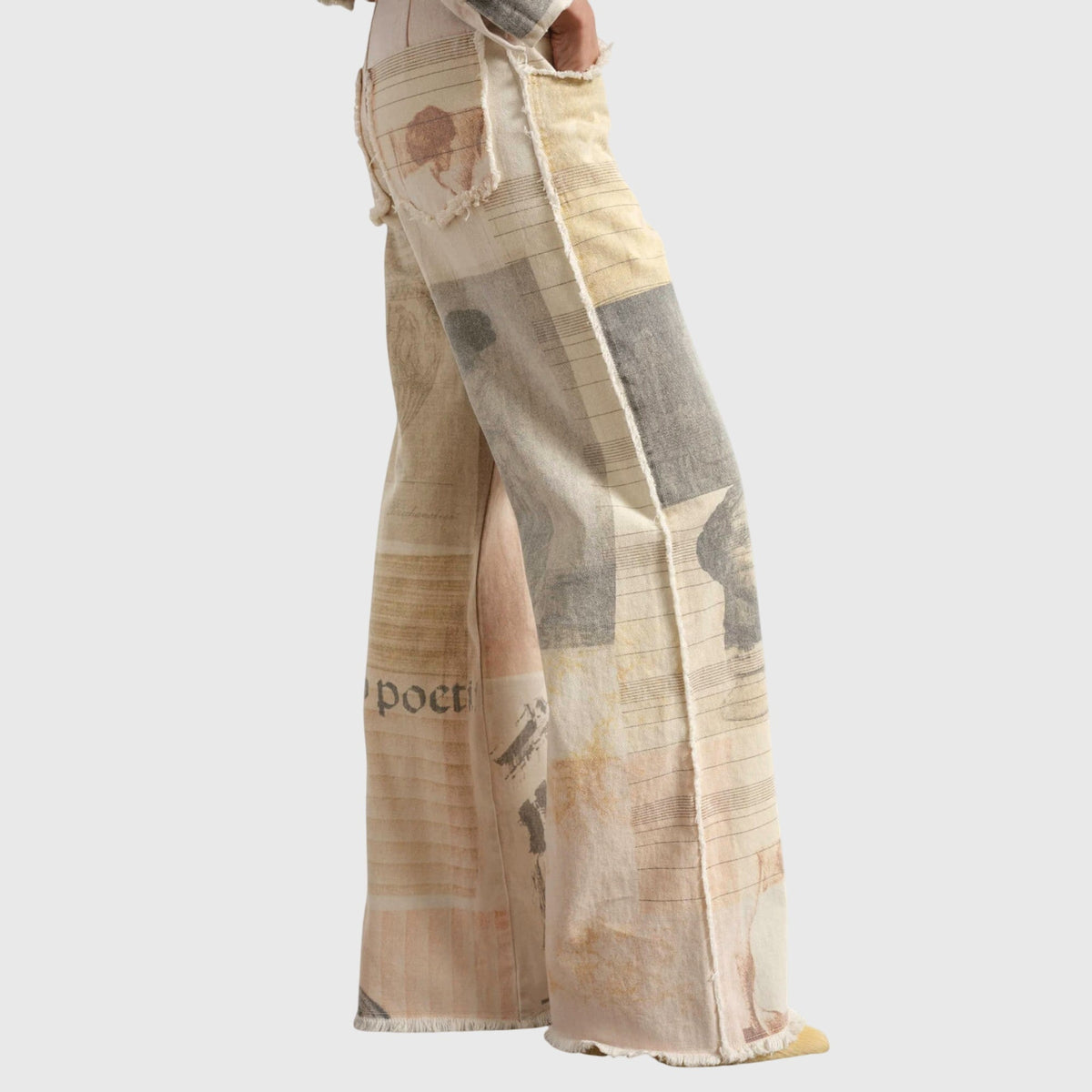 Lavisa - High Waisted Wide Leg Jeans with Raw Hem